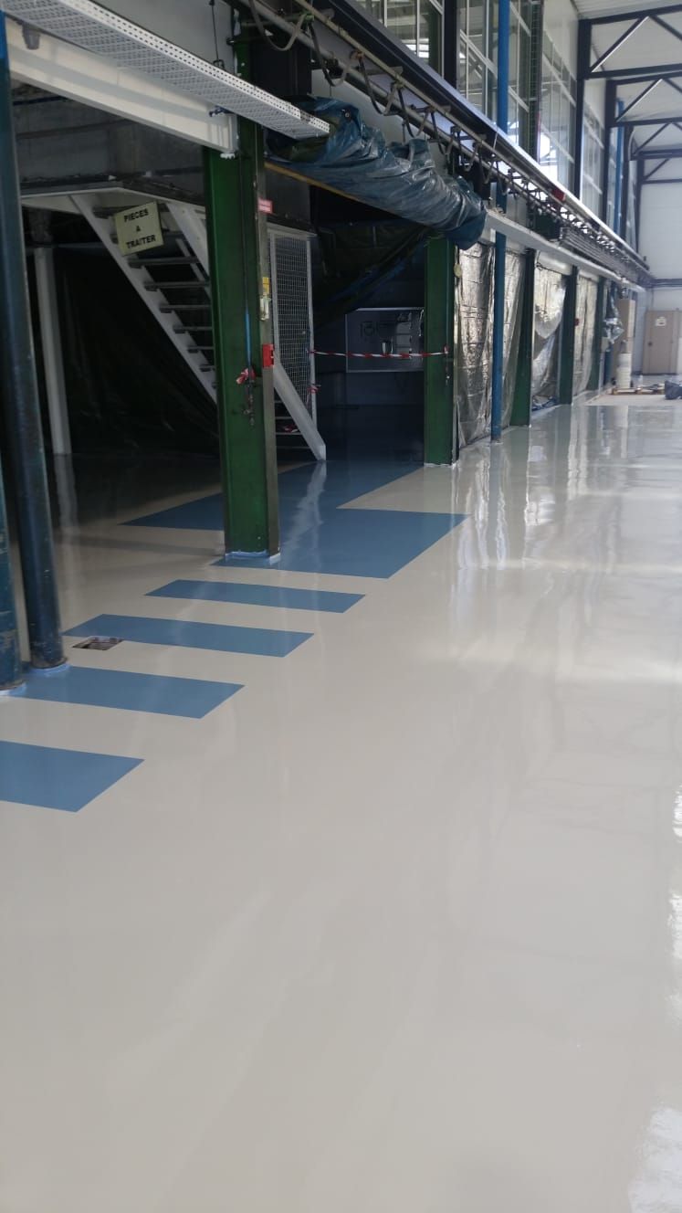 Atelier d’artiste avec sol en résine colorée à Toulouse