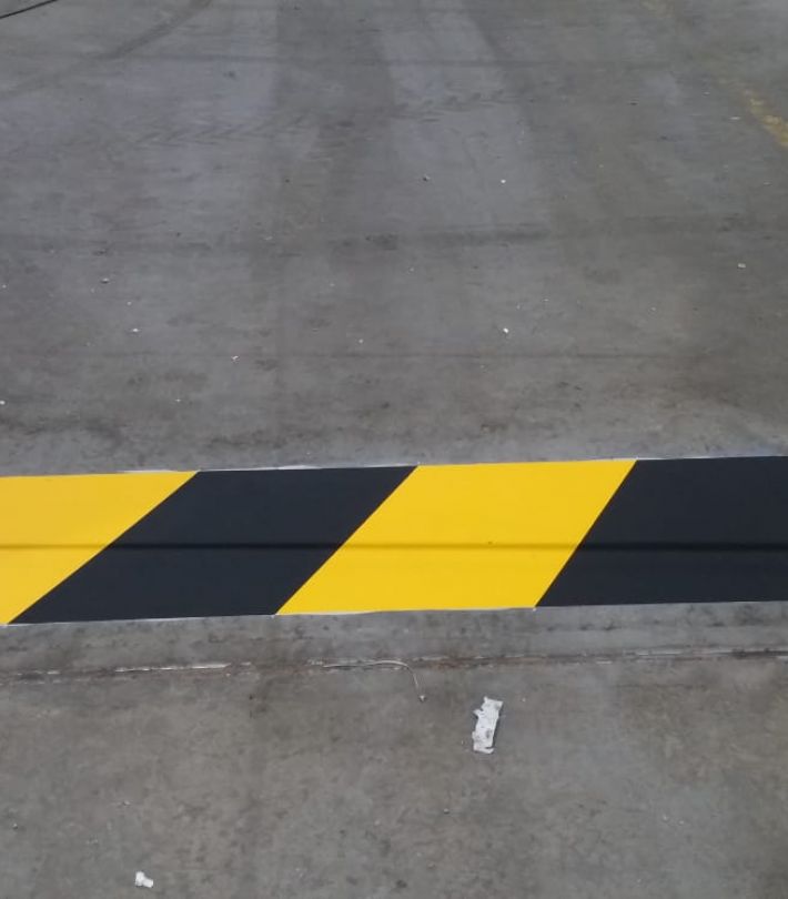 Marquage précis avec résine époxy colorée