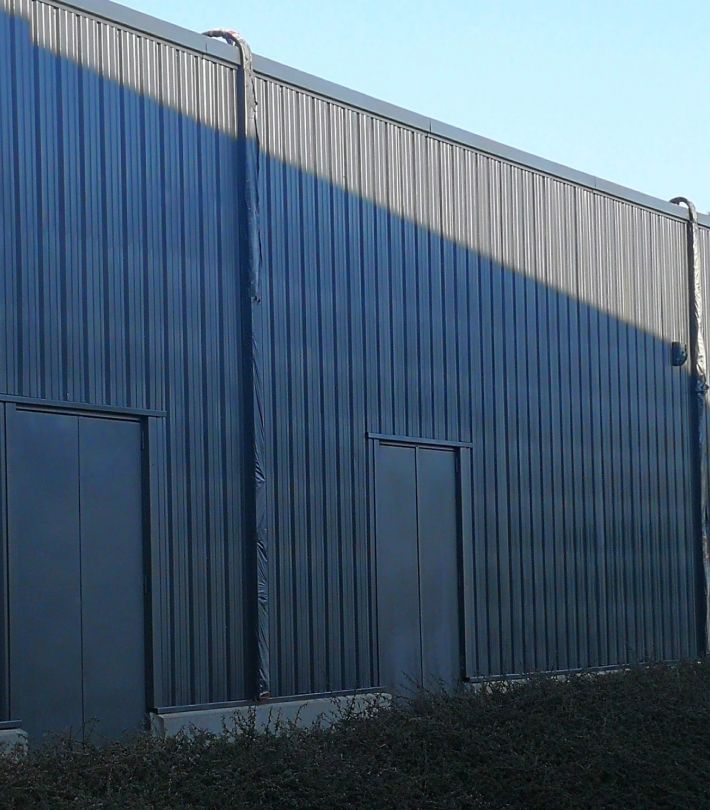 Ravalement de mur extérieur en blanc satiné à Fenouillet