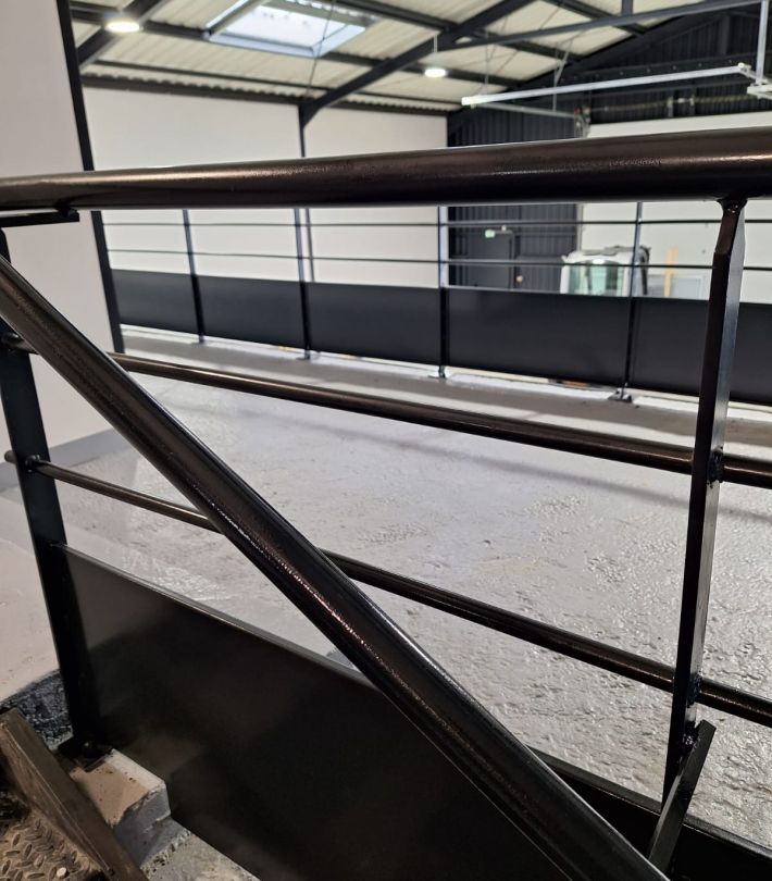 peiture laquée noire pour intérieur charpente métallique